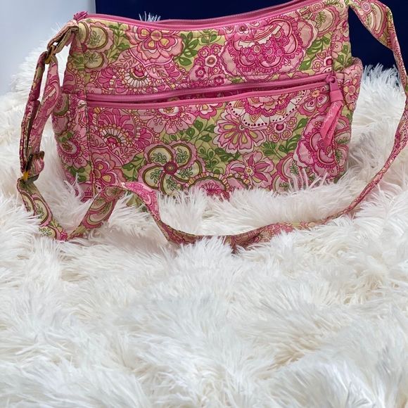 EUC—-Vera Bradley shoulder bag - Picture 2 of 3